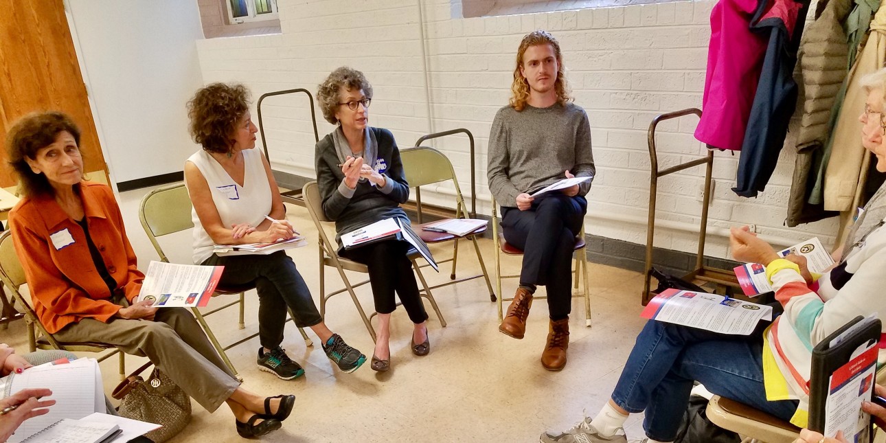 Tom Pietryla leading a discussion at the League of Women Voters program, Making Democracy Work